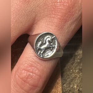 James Avery Retired Unicorn Signet Ring 8.5